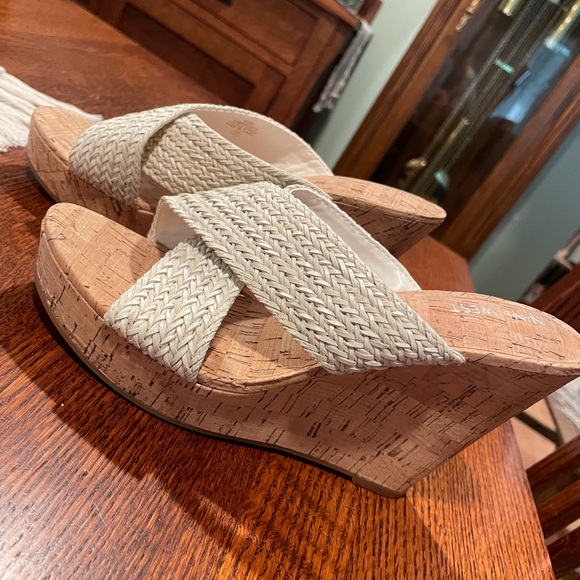 Nine West Cork Wedge Sandal Size 8.5 - Picture 1 of 7